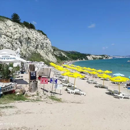 Chalet каравана джоли роджър Jolly Roger Caravan Kavarna