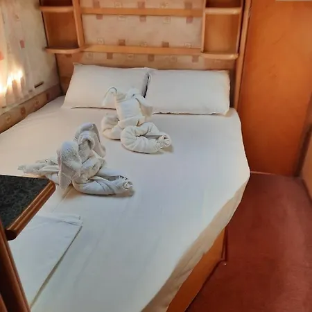каравана джоли роджър Jolly Roger Caravan Chalet